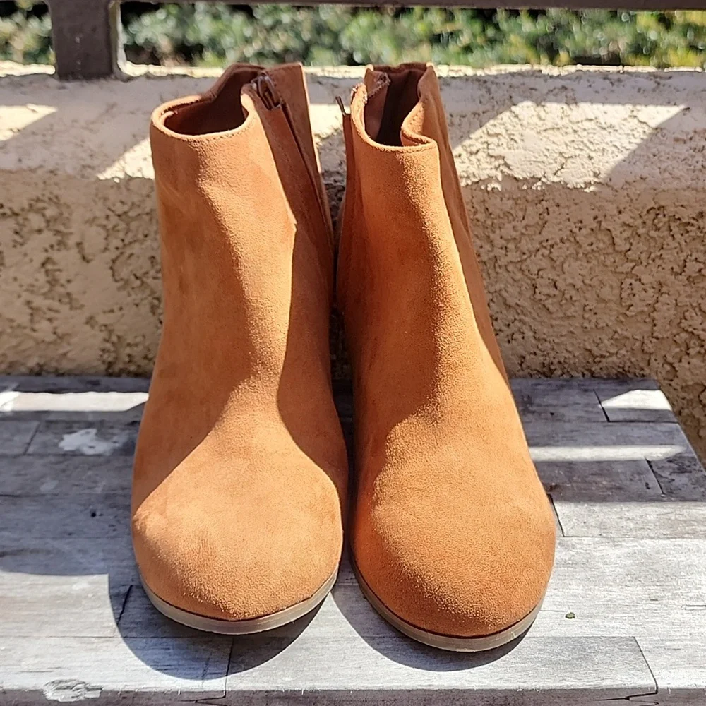 Old Navy Heeled Boots Tan Size 10